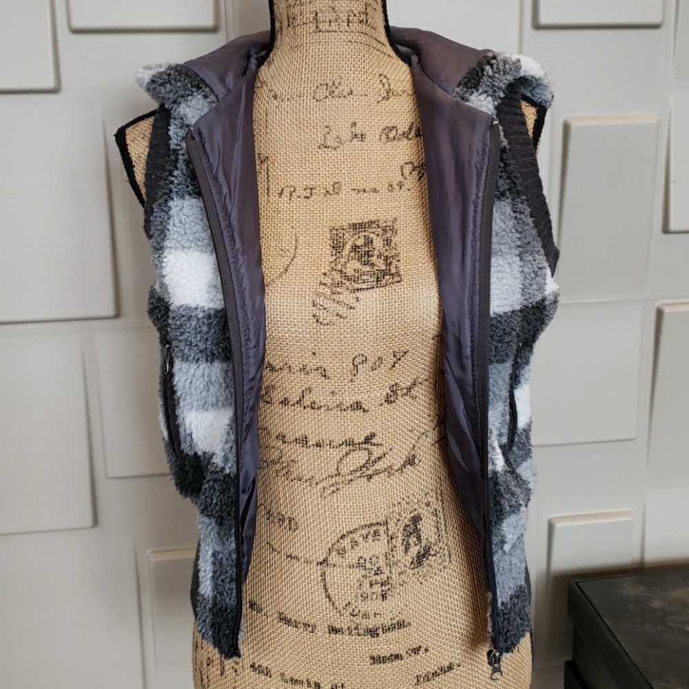 Sweater Project vest gray white black hooded checkered Size Medium - Picture 6 of 6